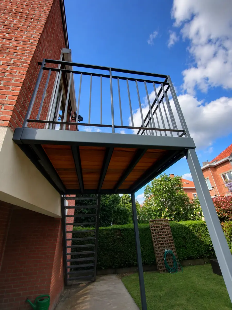 Terrasse sur pilotis acier sur mesure